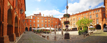 La place Nationale de Montauban, le coeur battant de la ville